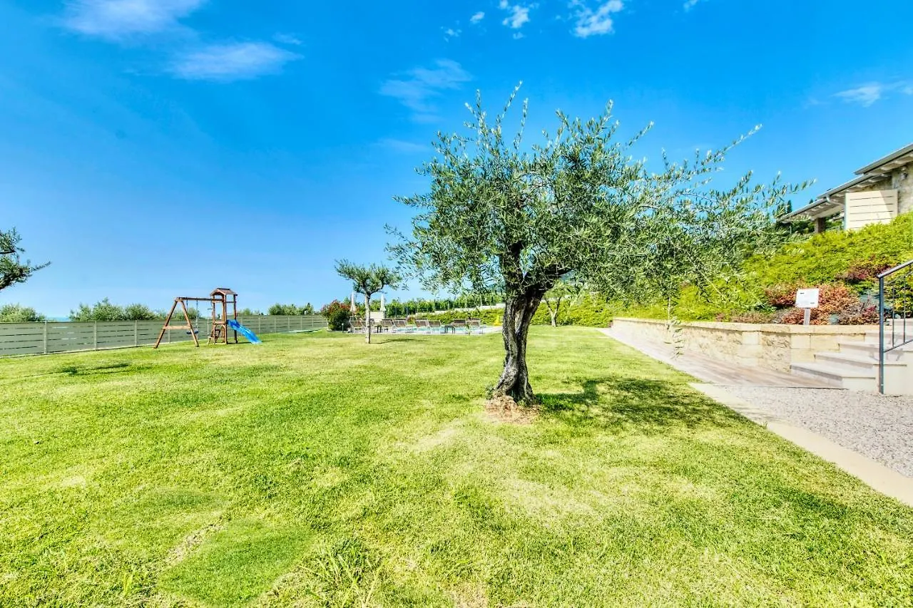 Villa Brusadela Suites Garda Garda  Italia