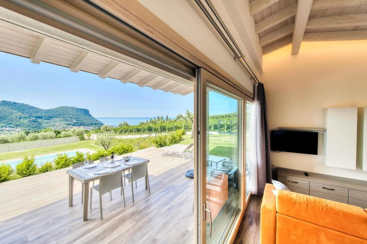 Villa Brusadela Suites Garda Garda  0*, Garda (Verona)