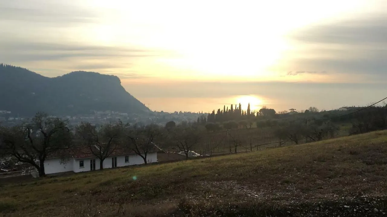 Villa Brusadela Suites Garda Garda  0*, Garda (Verona)