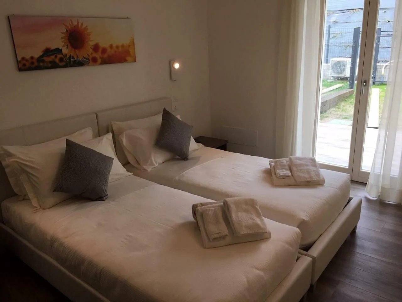 Villa Brusadela Suites Garda Garda  0*, Garda (Verona)